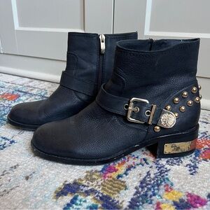 Vince Camuto Windetta Black Leather Studded Moto Ankle Boots size 9